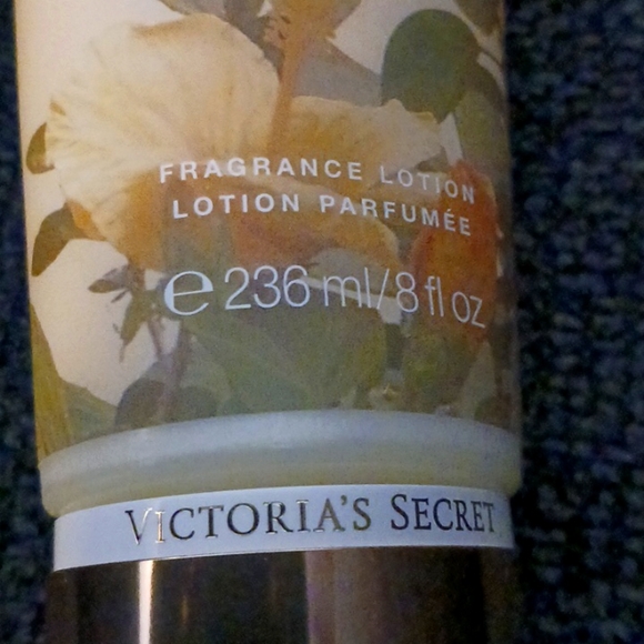 NWOT Victoria's Secret Oasis Blooms and Fresh Jade Fragrance Lotions - Picture 5 of 5